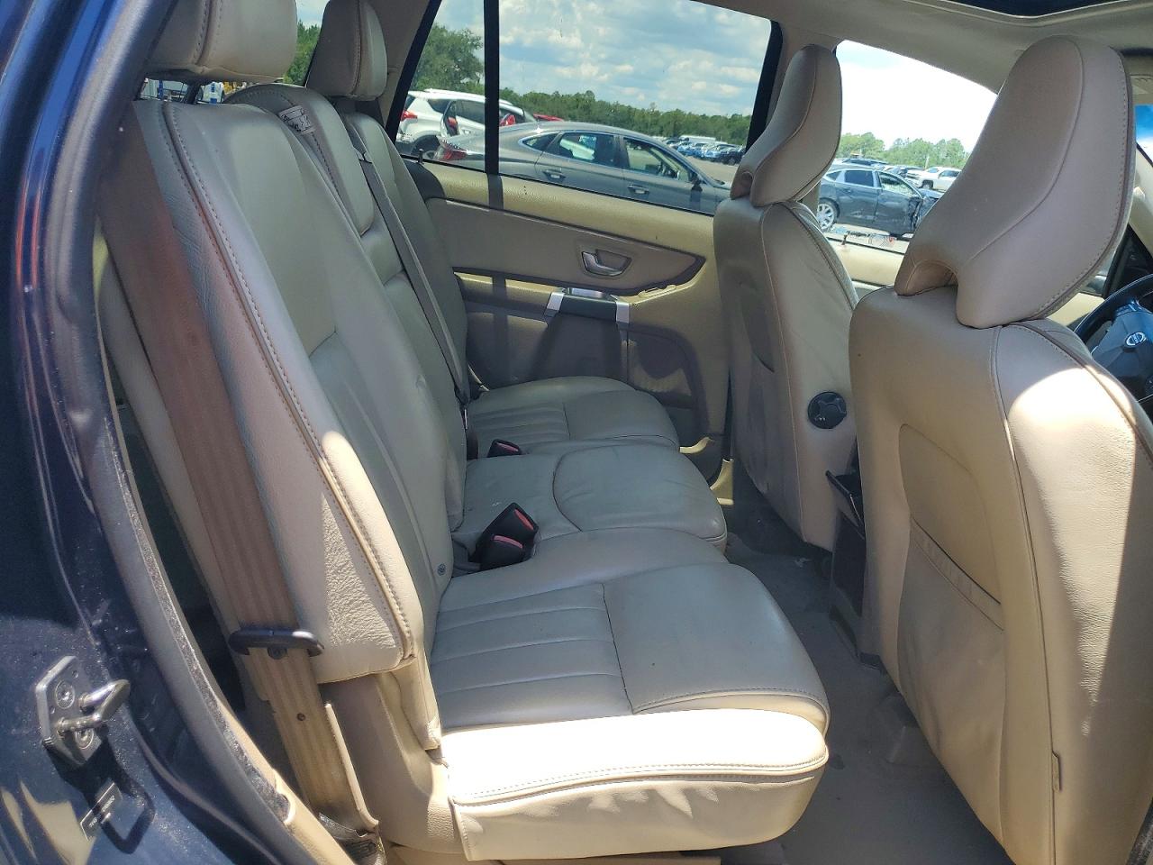 2013 VOLVO XC90