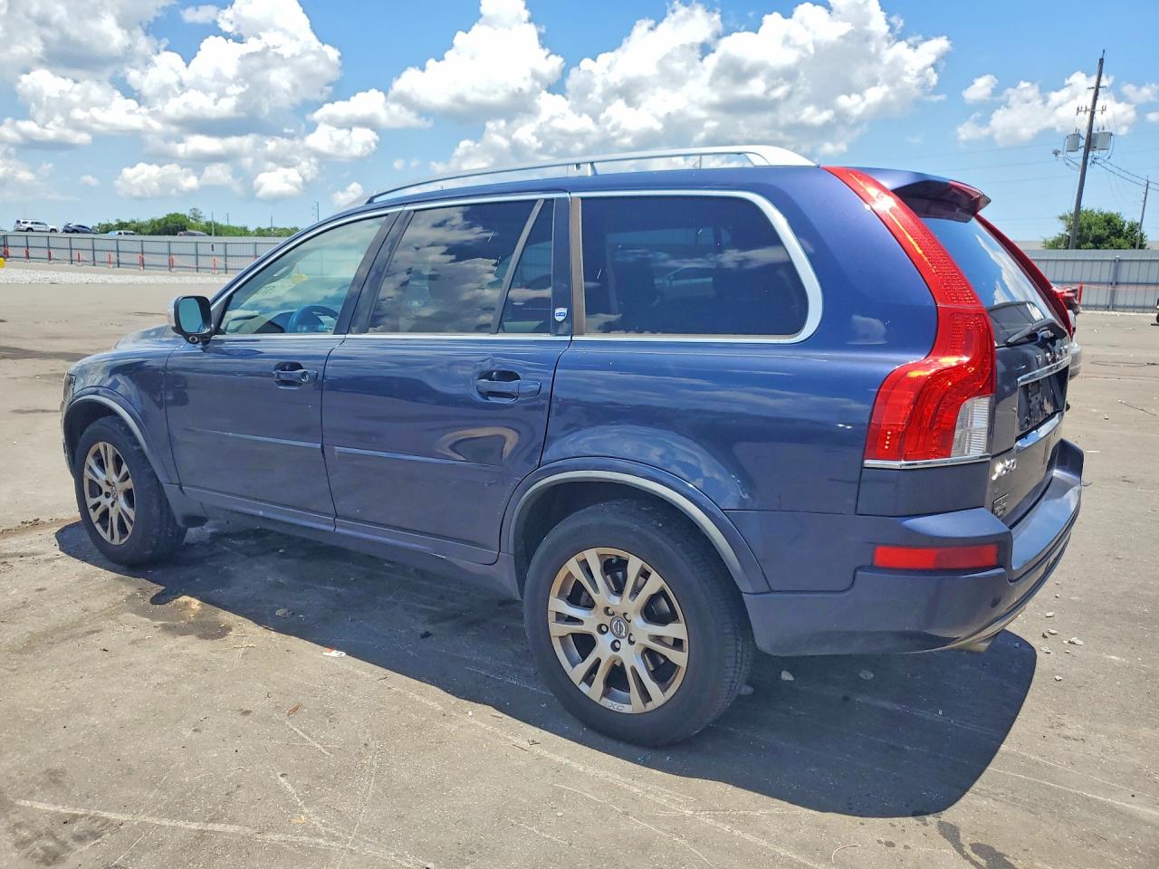 2013 VOLVO XC90