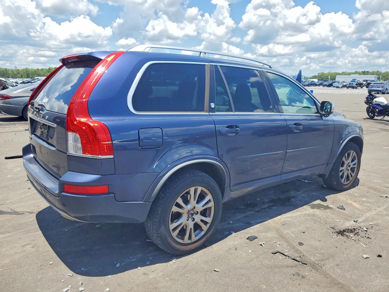 2013 VOLVO XC90