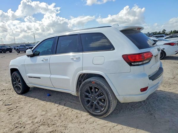 2018 JEEP GRAND CHEROKEE LAREDO 4X2