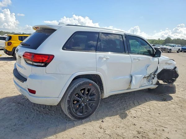 2018 JEEP GRAND CHEROKEE LAREDO 4X2