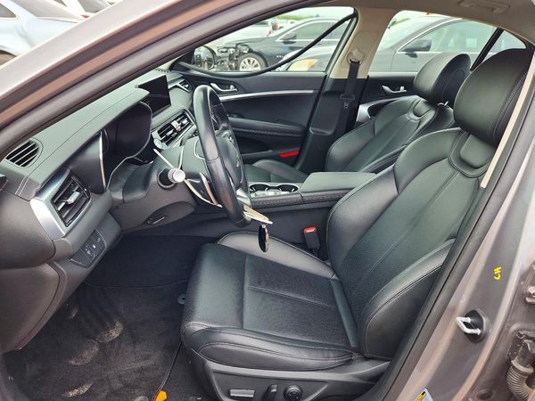 2025 GENESIS G70