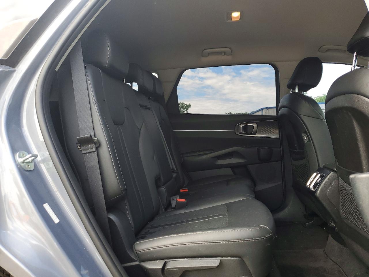 2022 KIA SORENTO S