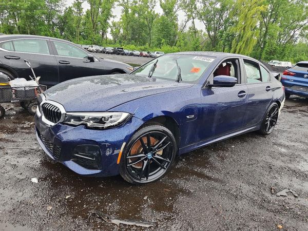 2022 BMW 330XE