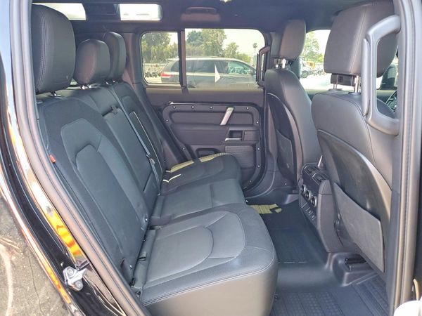 2023 LAND ROVER DEFENDER 110 X-Dynamic SE