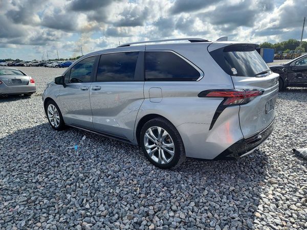 2023 TOYOTA SIENNA Platinum — DSRA
