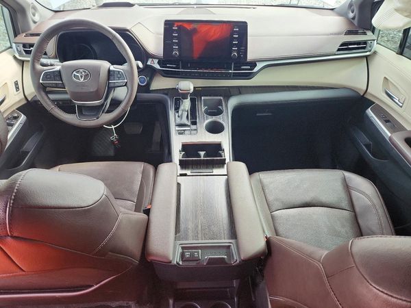 2023 TOYOTA SIENNA Platinum — CKPT