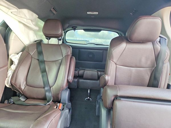 2023 TOYOTA SIENNA Platinum — SUVN