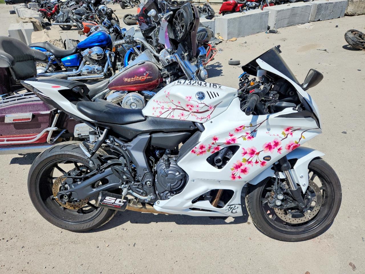 2025 YAMAHA YZFR7