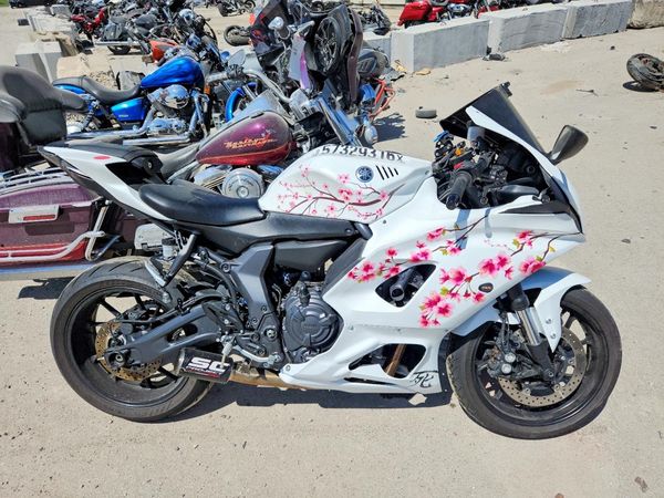 2025 YAMAHA YZFR7