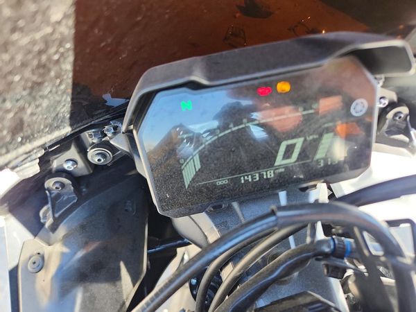 2025 YAMAHA YZFR7