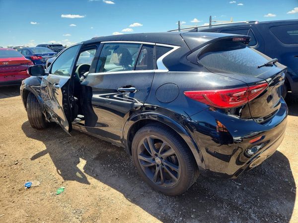2017 INFINITI QX30