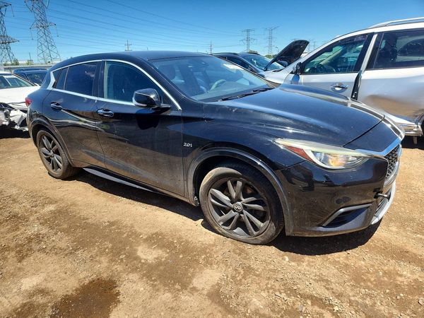 2017 INFINITI QX30