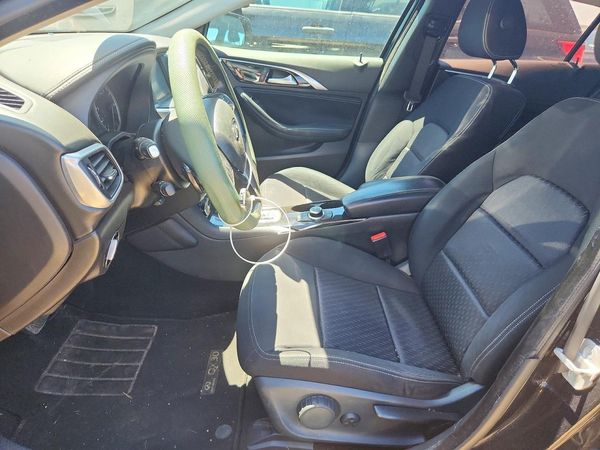 2017 INFINITI QX30
