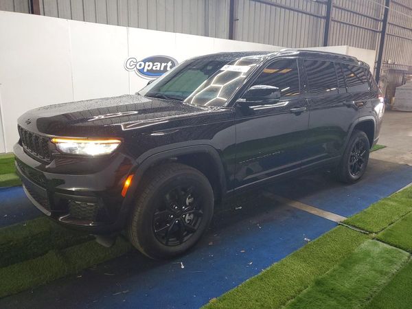 2025 JEEP GRAND CHEROKEE Laredo, Altitude
