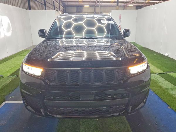 2025 JEEP GRAND CHEROKEE Laredo, Altitude