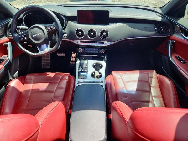 2022 KIA STINGER GT2