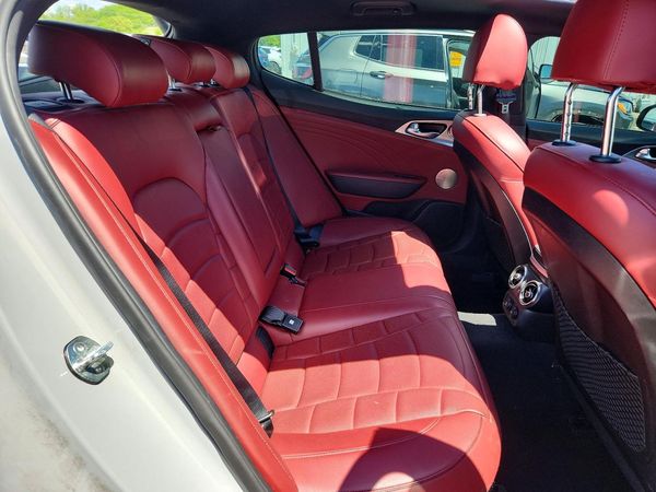 2022 KIA STINGER GT2