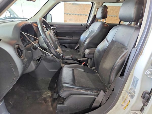2016 JEEP PATRIOT Sport — DENT