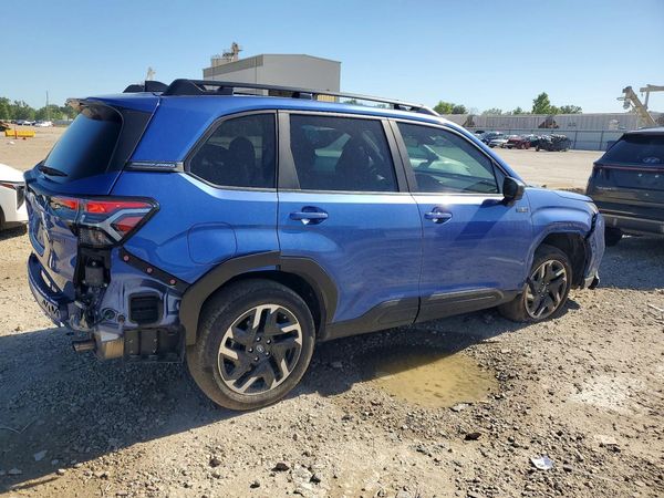 2025 SUBARU FORESTER Premium