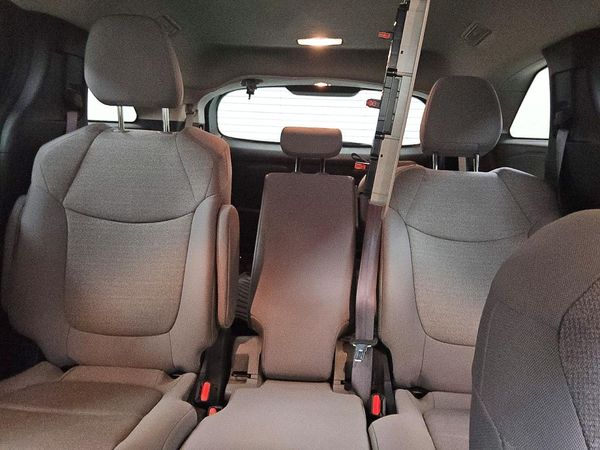 2025 TOYOTA SIENNA LE — SUVN