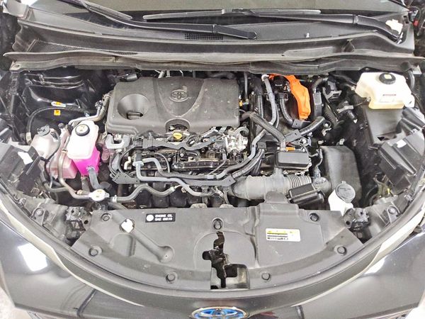 2025 TOYOTA SIENNA LE — Engine bay