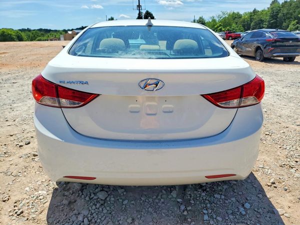 2013 HYUNDAI ELANTRA