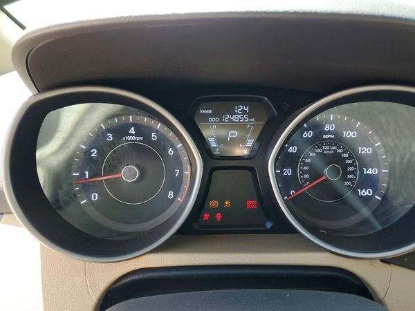 2013 HYUNDAI ELANTRA