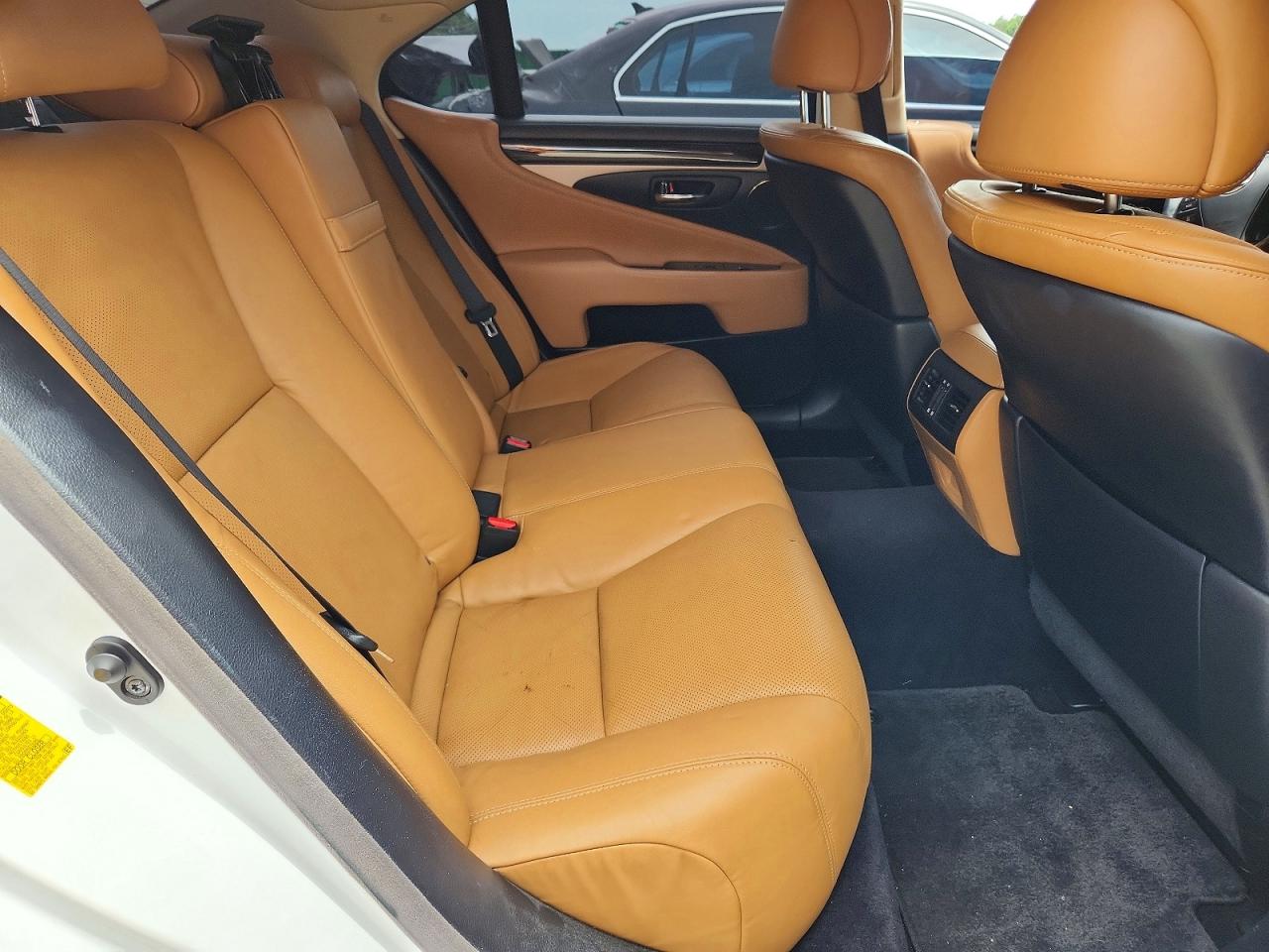 2015 LEXUS LS 460