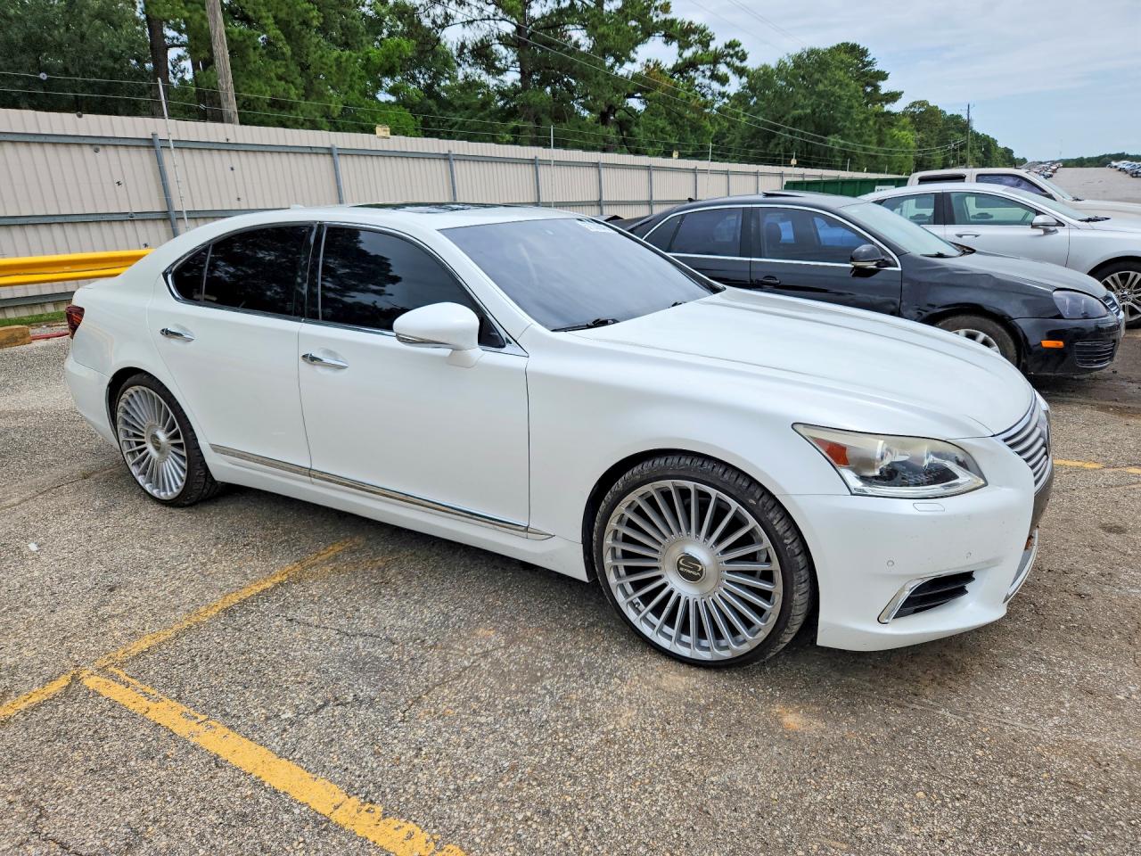 2015 LEXUS LS 460