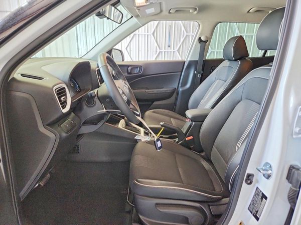 2025 HYUNDAI VENUE SEL, Limited