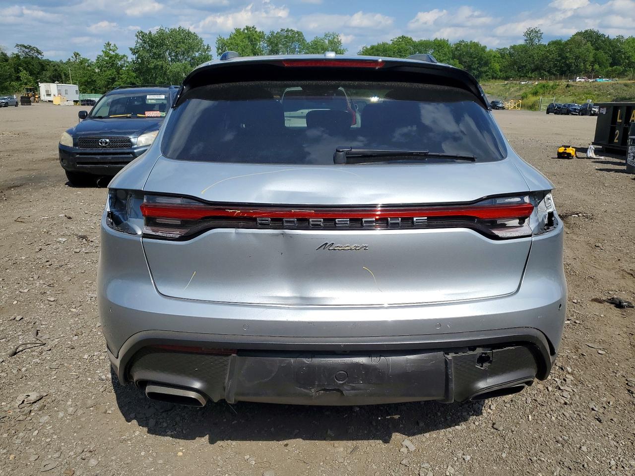 2022 PORSCHE MACAN