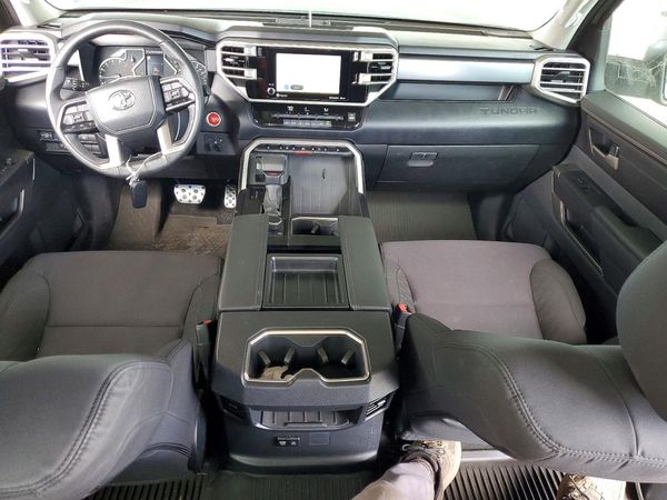 2024 TOYOTA TUNDRA SR5