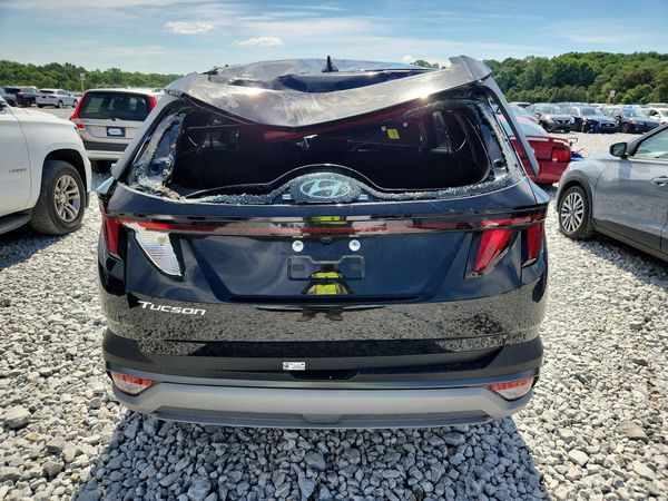 2026 HYUNDAI TUCSON SE