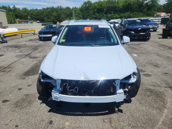 2024 VOLVO XC40 Ultimate Bright