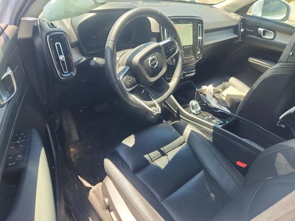 2024 VOLVO XC40 Ultimate Bright