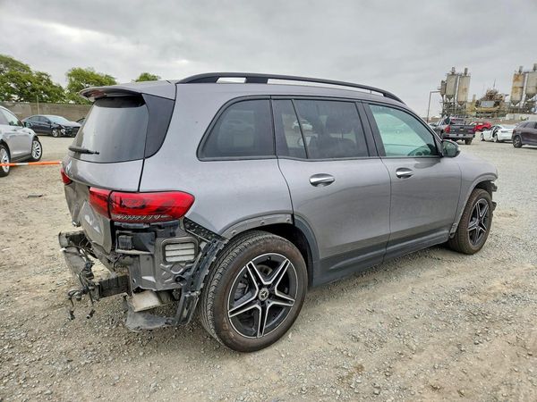 2023 MERCEDES-BENZ GLB GLB250