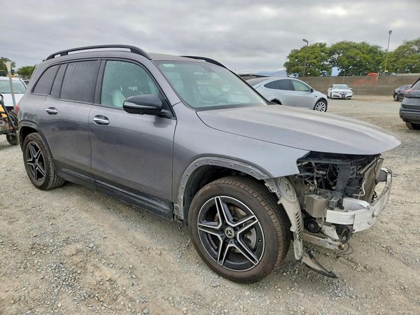 2023 MERCEDES-BENZ GLB GLB250