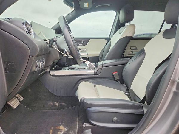 2023 MERCEDES-BENZ GLB GLB250