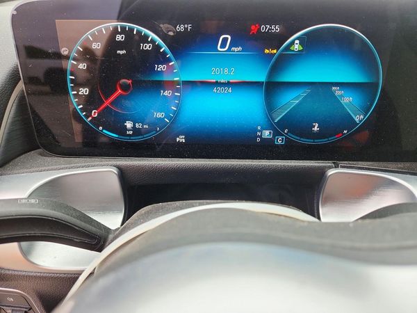2023 MERCEDES-BENZ GLB GLB250