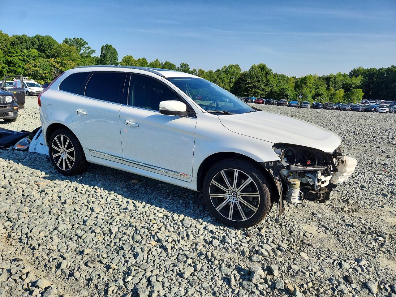 2017 VOLVO XC60 Inscription