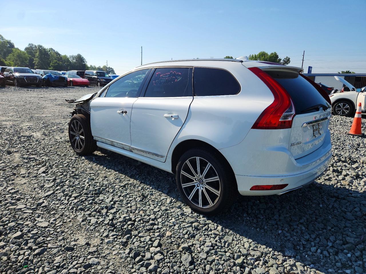 2017 VOLVO XC60 Inscription