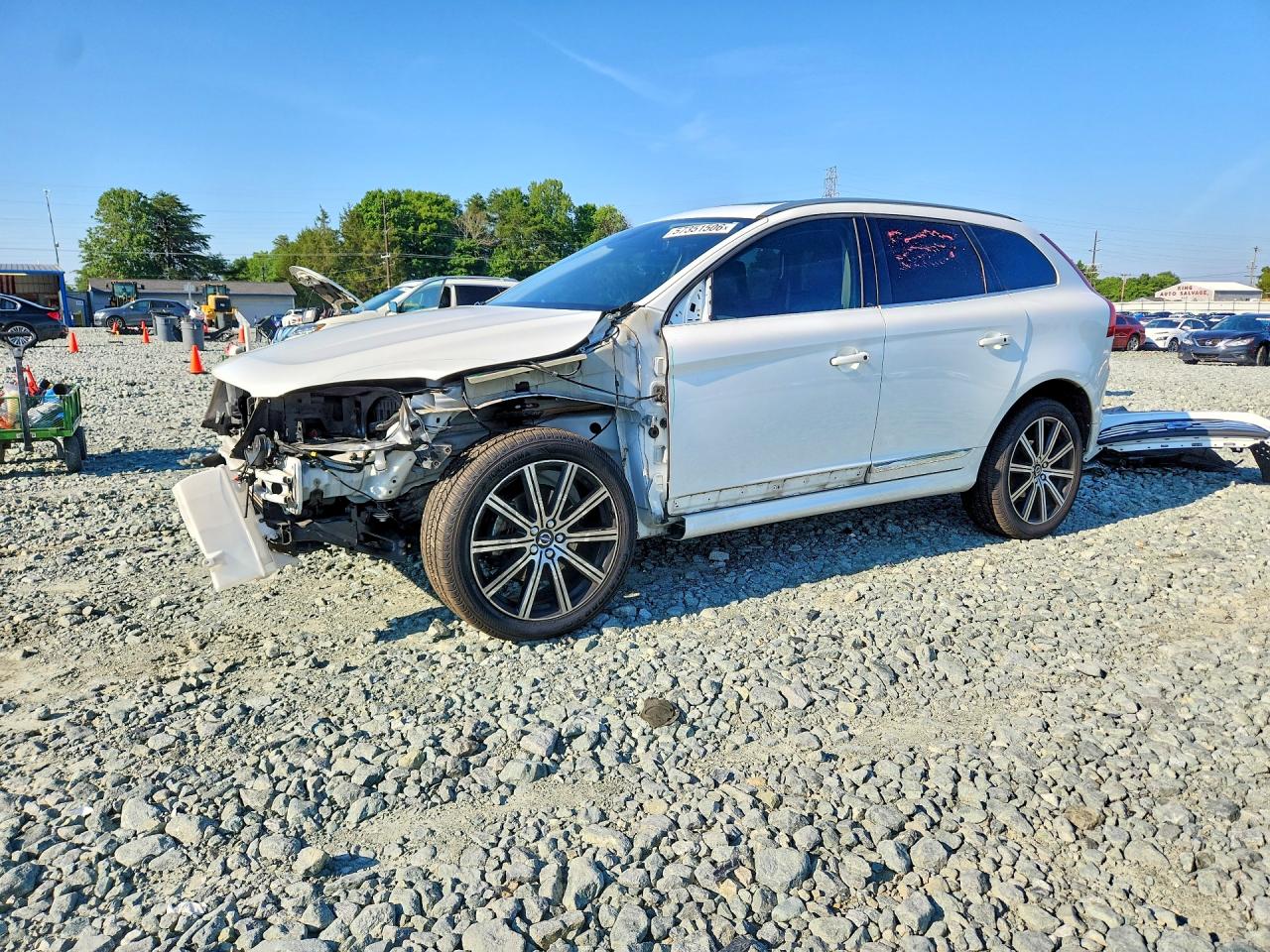 2017 VOLVO XC60 Inscription