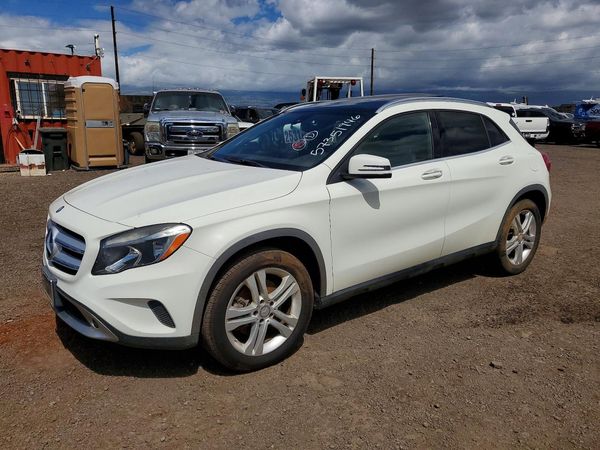2016 MERCEDES-BENZ GLA