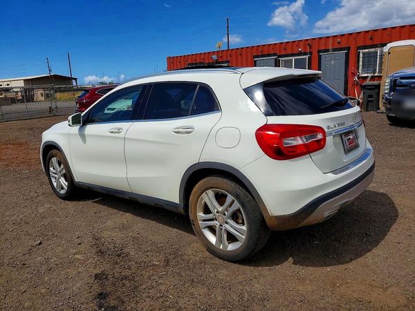 2016 MERCEDES-BENZ GLA