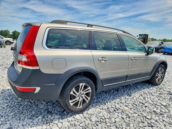 2015 VOLVO XC70