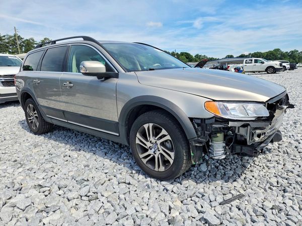 2015 VOLVO XC70