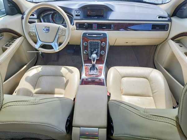 2015 VOLVO XC70
