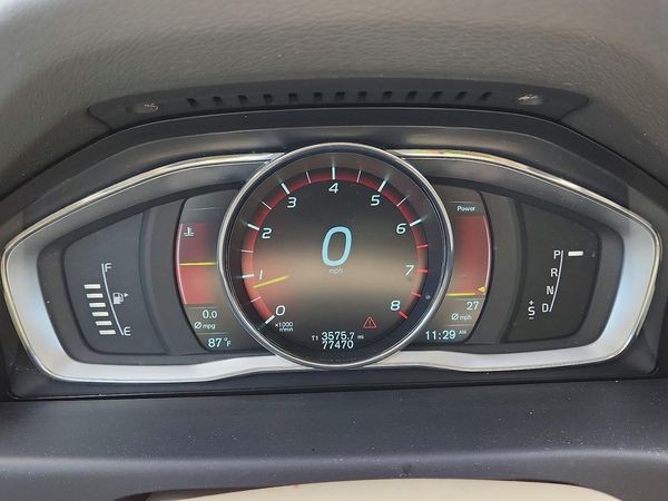 2015 VOLVO XC70