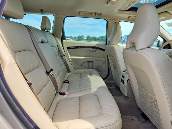 2015 VOLVO XC70